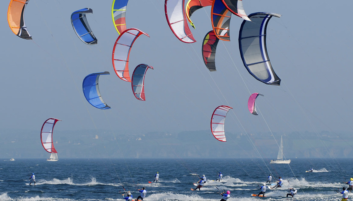kitesurfing